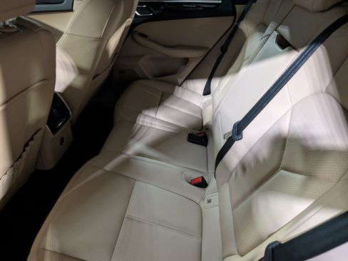 New 2026 Porsche Macan image 23