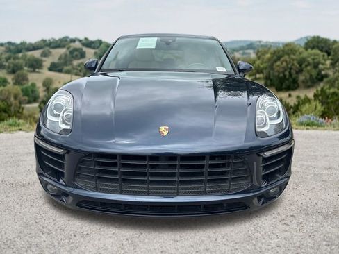 Used 2018 Porsche Macan AWD/4WD image 2