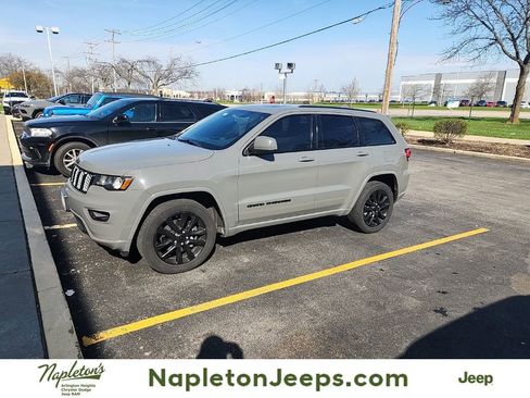 Used 2021 Jeep Grand Cherokee Laredo X image 1