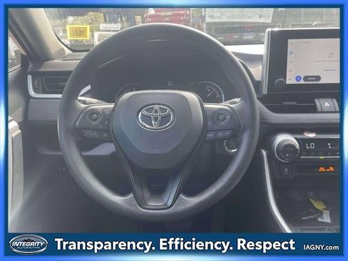 Used 2025 Toyota RAV4 XLE AWD/4WD image 12