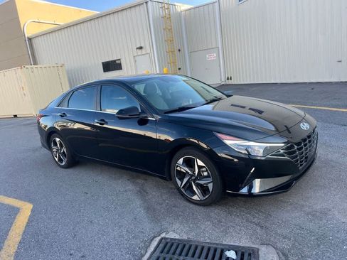 Used 2021 Hyundai Elantra Limited FWD image 5
