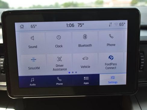 Used 2023 Ford Explorer XLT AWD/4WD image 25