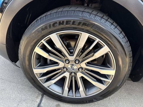 Used 2017 Ford Explorer Platinum AWD/4WD image 16