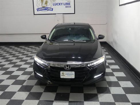 Used 2019 Honda Accord Touring image 3