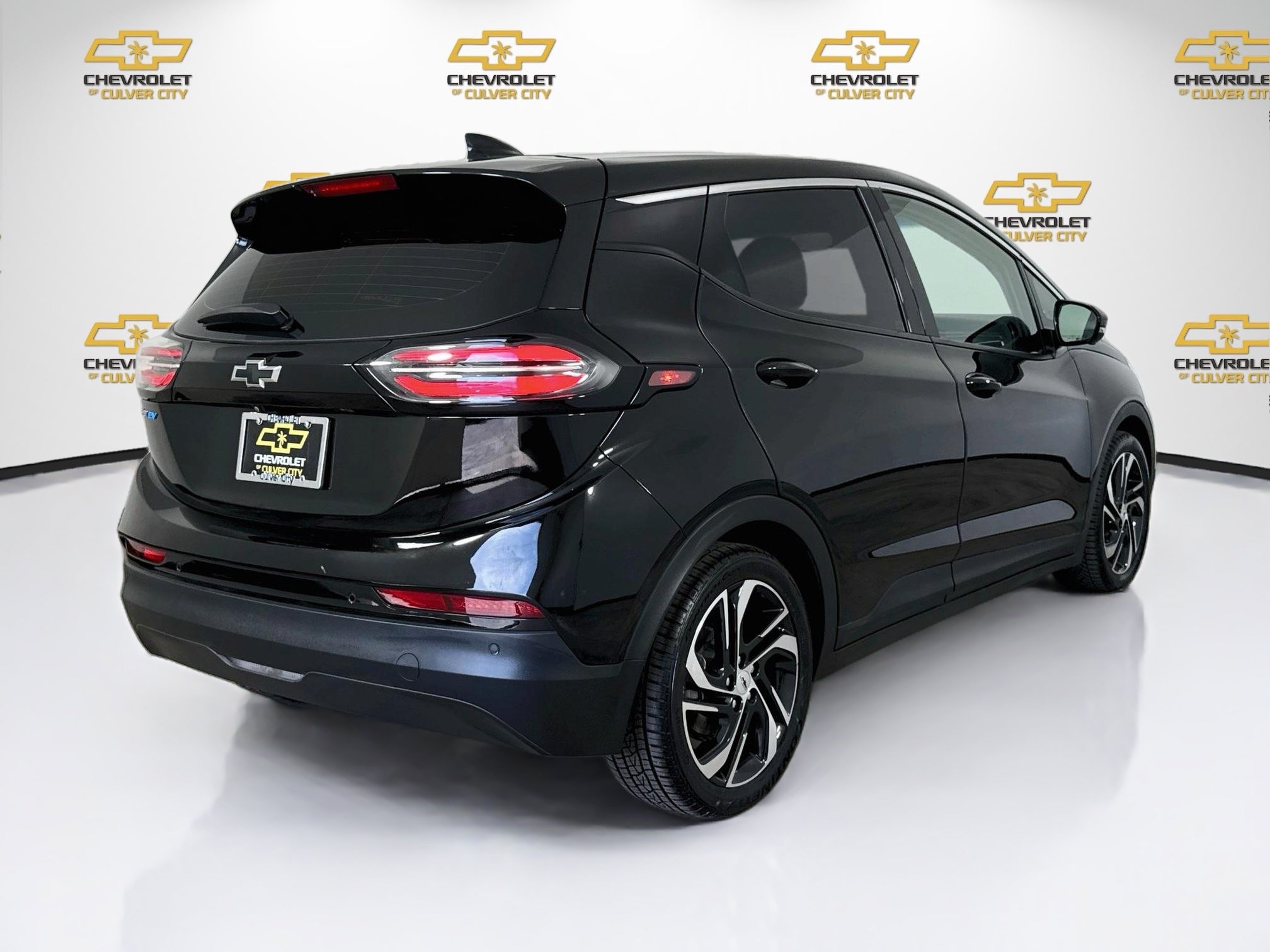 Used 2023 Chevrolet Bolt LT FWD image 8