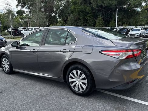 Used 2018 Toyota Camry L image 13