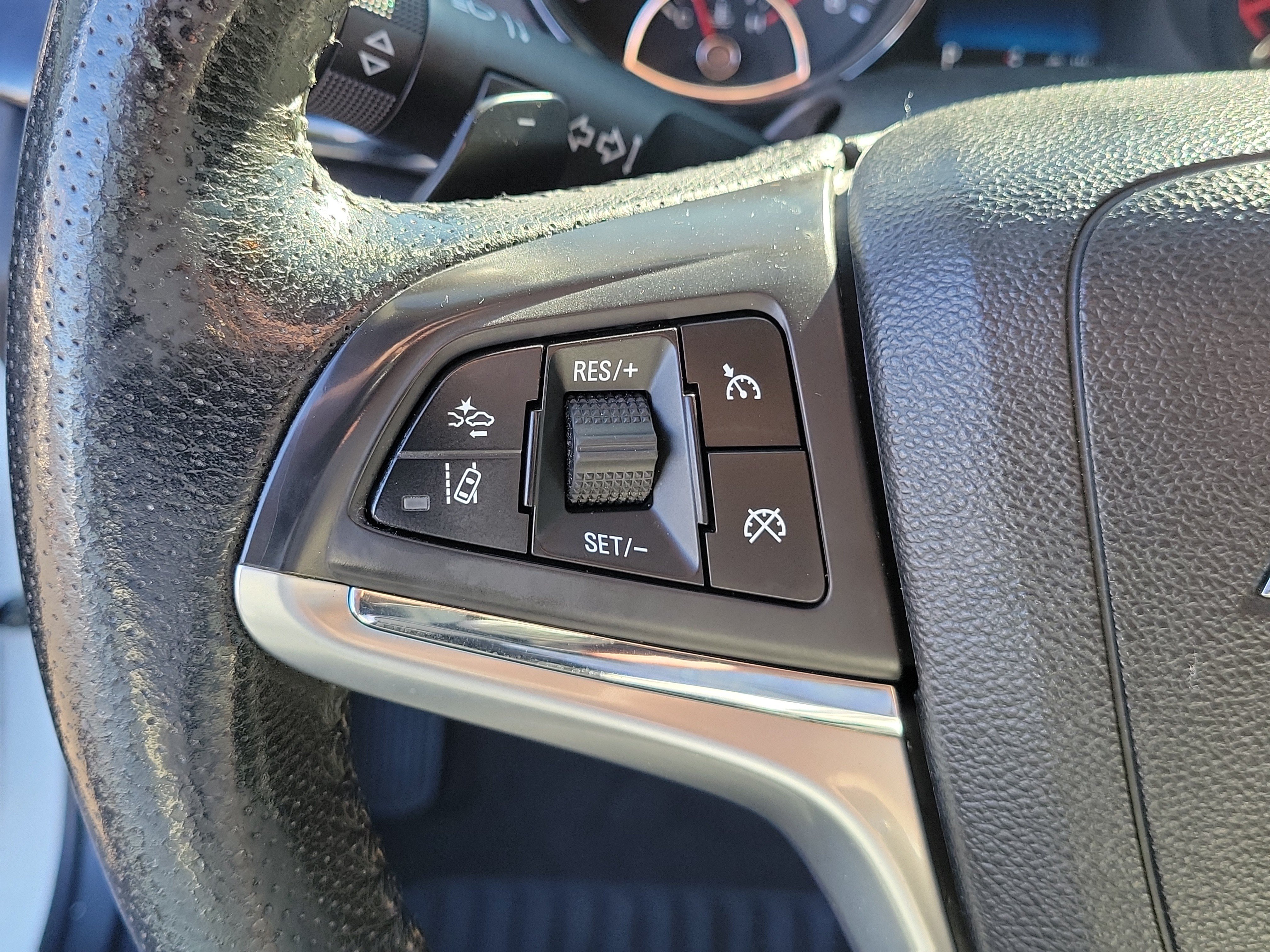 Used 2015 Chevrolet SS RWD image 22