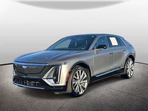 Certified 2024 Cadillac Lyriq Luxury w/ LPO, Floor Liner Package image 7