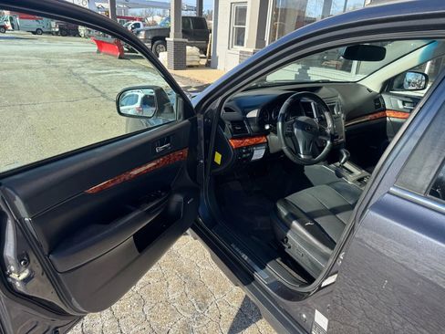 Used 2012 Subaru Outback 2.5i Limited w/ Moonroof Pkg image 9
