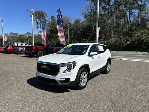 Used 2024 GMC Terrain SLE image 12