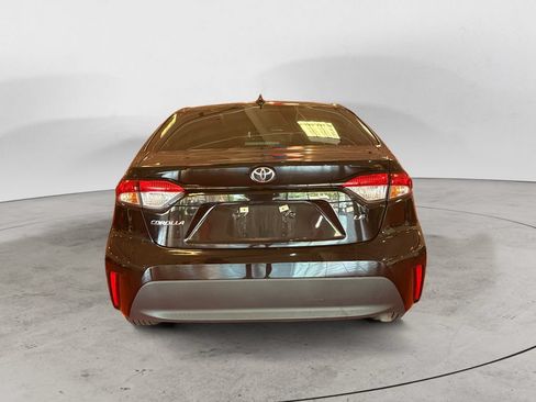Used 2024 Toyota Corolla LE FWD image 4