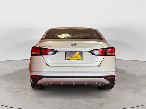 Used 2024 Nissan Altima 2.5 SV AWD/4WD image 4