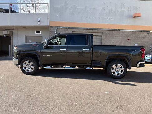 Used 2022 Chevrolet Silverado 2500 LTZ w/ LTZ Premium Package image 4
