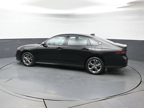 Used 2023 Honda Accord EX image 3