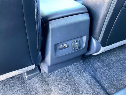 Used 2024 Nissan Frontier SL image 15