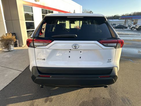 Used 2024 Toyota RAV4 LE image 7