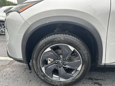 Used 2025 Nissan Rogue SV AWD/4WD image 20