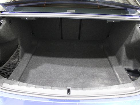 Used 2023 BMW 330i Sedan w/ M Sport Package image 28