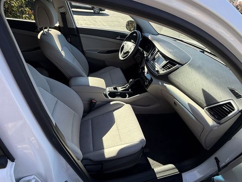 Used 2017 Hyundai Tucson SE image 34