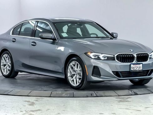 Used 2026 BMW 330i Sedan w/ Convenience Package RWD image 9