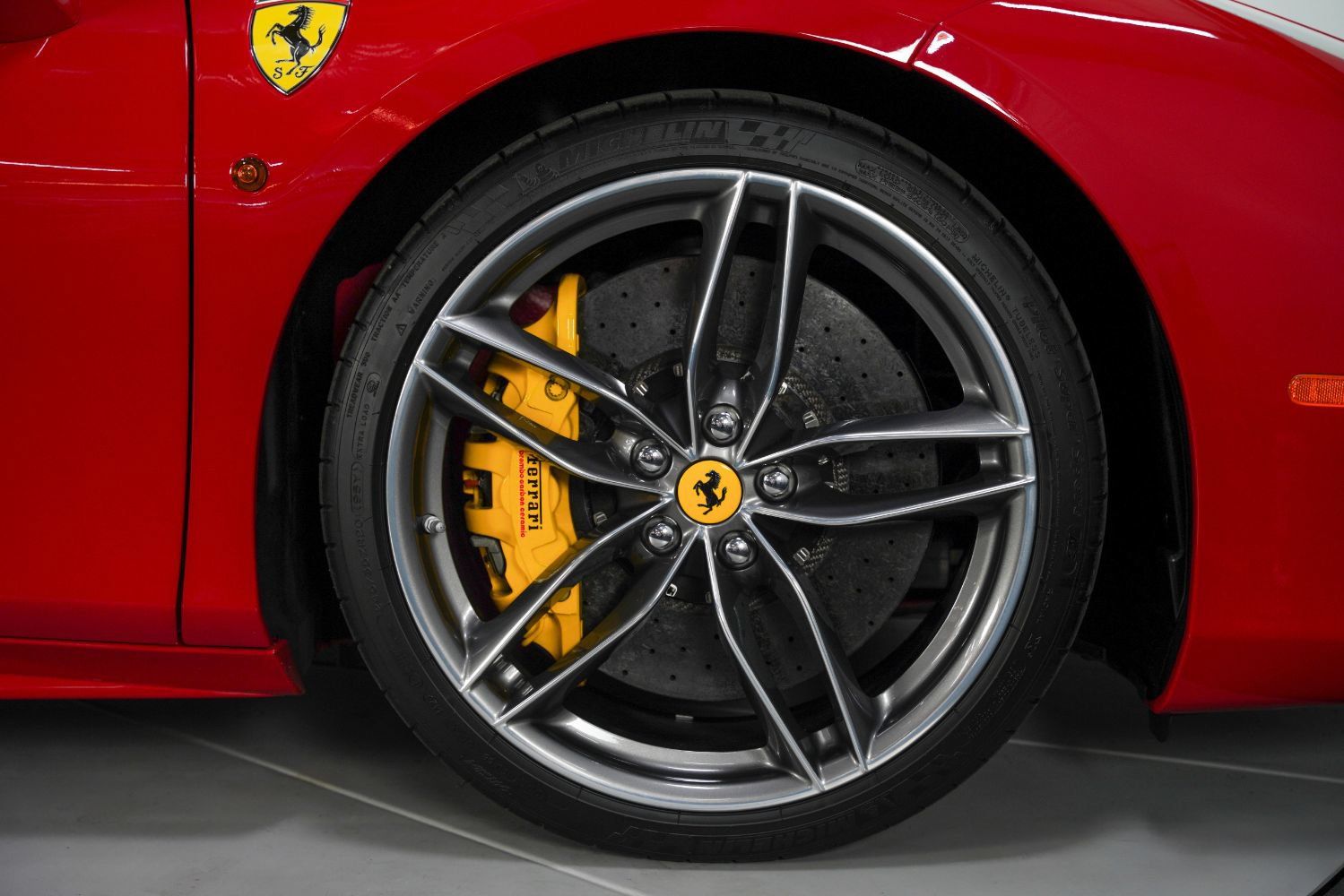 Used 2017 Ferrari 488 Spider RWD image 32