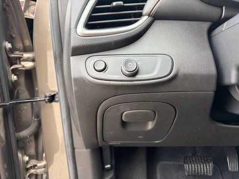 Used 2021 Chevrolet Trax LS FWD image 7