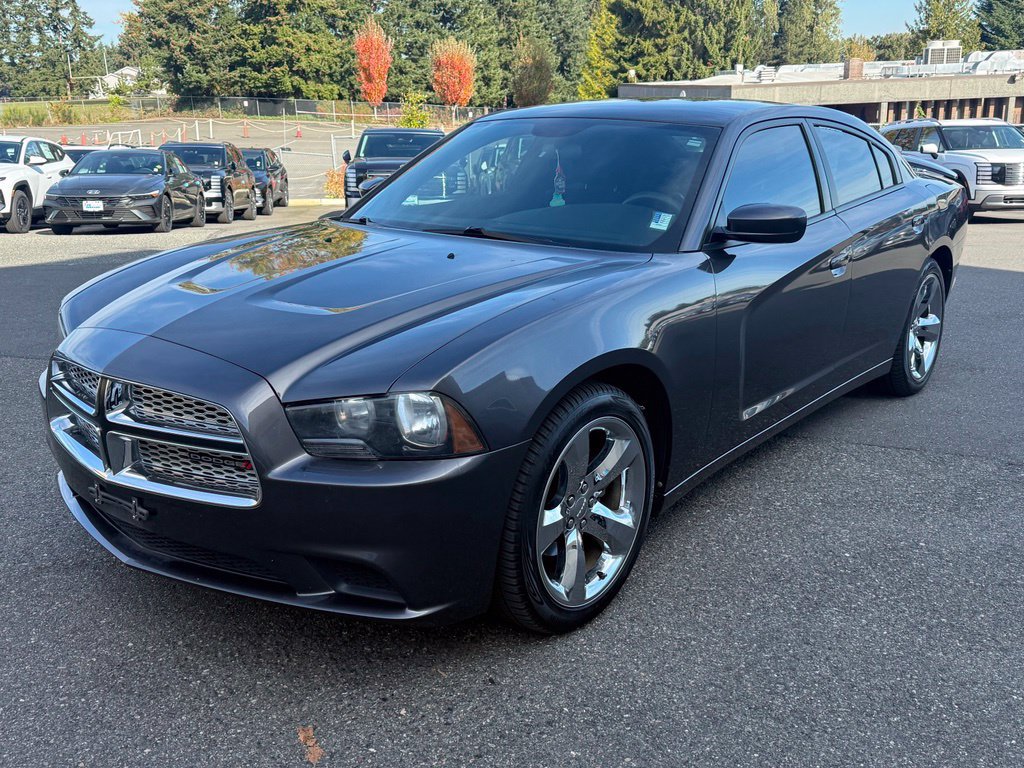Used 2014 Dodge Charger SE RWD image 1