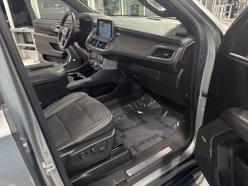 Used 2023 GMC Yukon XL SLT w/ SLT Premium Package image 43