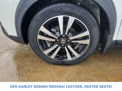 Used 2019 Nissan Kicks SR w/ SR Premium Package image 18