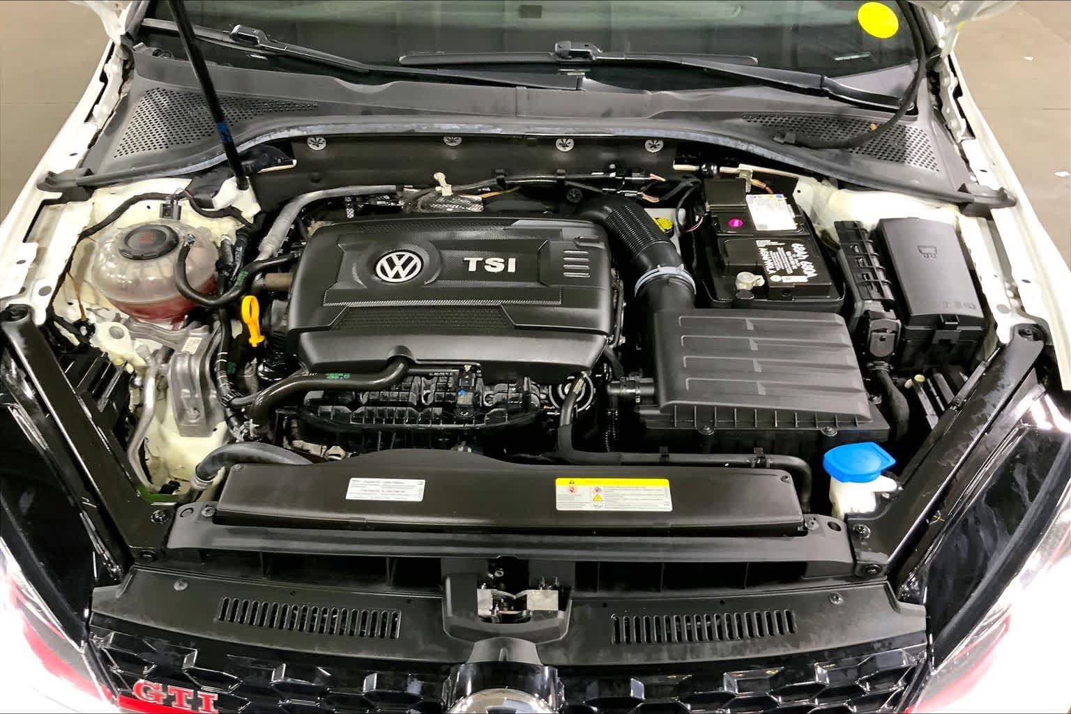 Used 2021 Volkswagen GTI SE FWD image 32