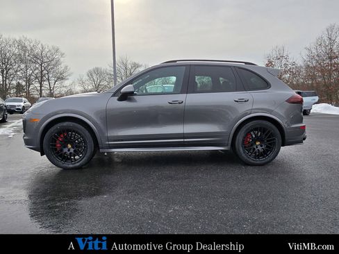 Used 2018 Porsche Cayenne GTS image 5