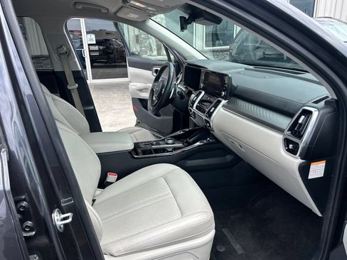Used 2023 Kia Sorento SX Prestige AWD/4WD image 17