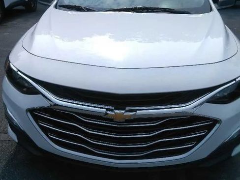 Used 2023 Chevrolet Malibu LS FWD image 2