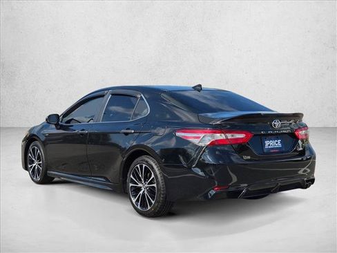 Used 2020 Toyota Camry SE FWD image 7