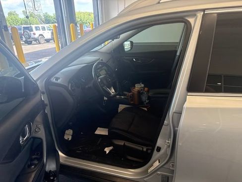 Used 2019 Nissan Rogue S w/ Special Edition Package AWD/4WD image 6