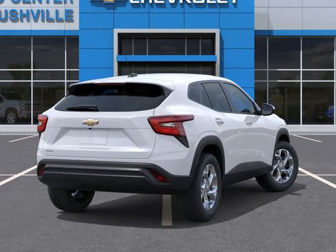 New 2026 Chevrolet Trax LS w/ LS Convenience Package FWD image 4