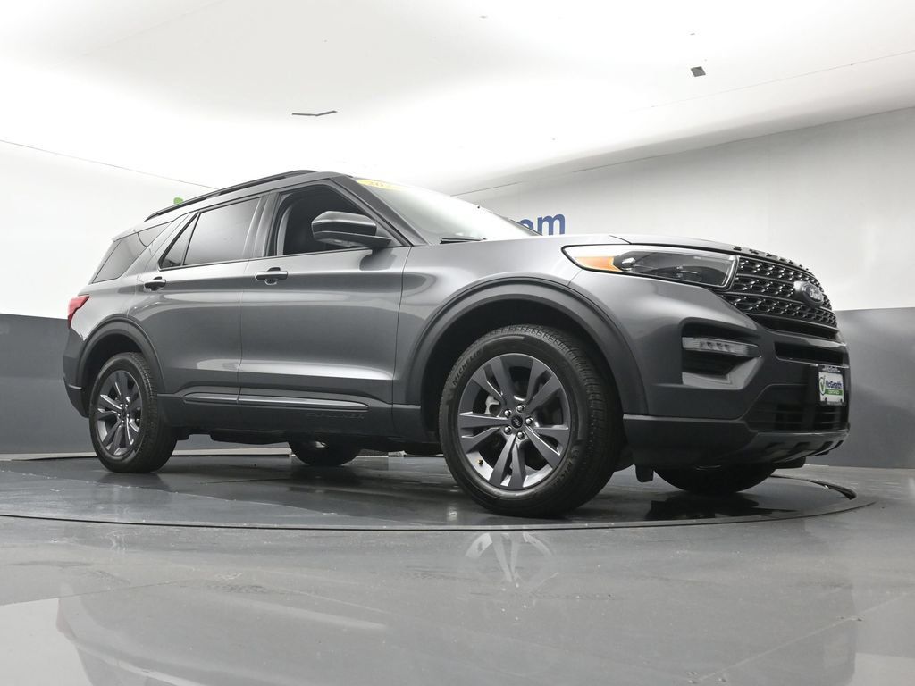 Used 2024 Ford Explorer XLT w/ Equipment Group 202A AWD/4WD image 26