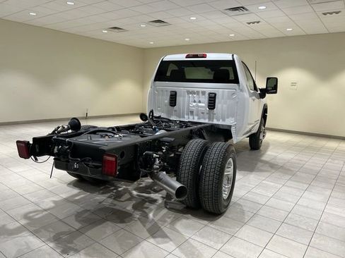 New 2026 GMC Sierra 3500 SLE w/ SLE Convenience Package AWD/4WD image 5