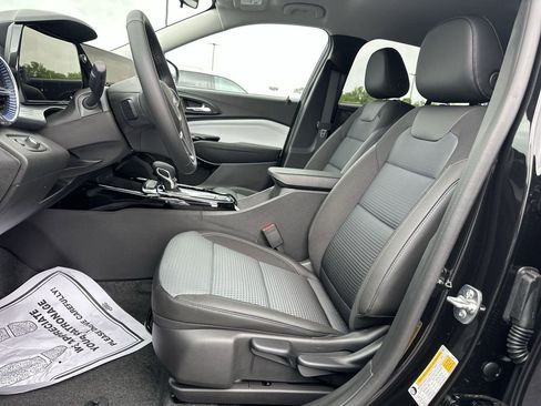 New 2026 Chevrolet Trax LT w/ Driver Confidence Package FWD image 17