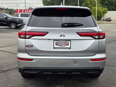 Used 2024 Mitsubishi Outlander ES FWD image 10