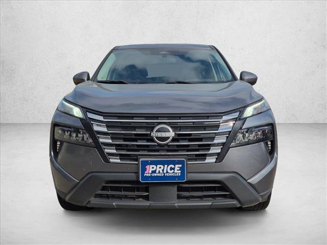 Used 2024 Nissan Rogue SV AWD/4WD image 2