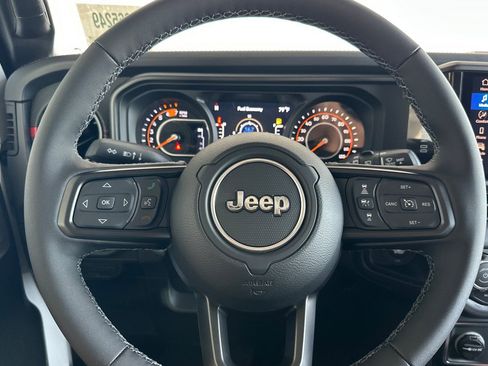 New 2026 Jeep Wrangler Unlimited Rubicon AWD/4WD image 24