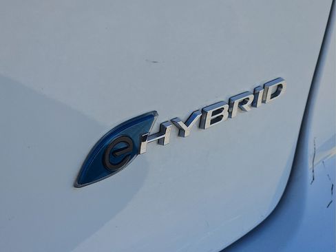 Used 2022 Chrysler Pacifica Limited FWD image 12