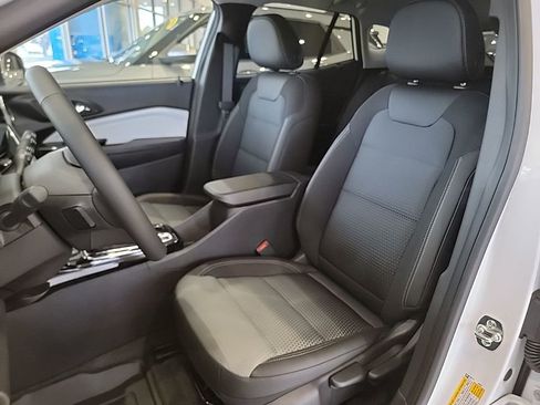 New 2026 Chevrolet Trax LT w/ LT Convenience Package image 9