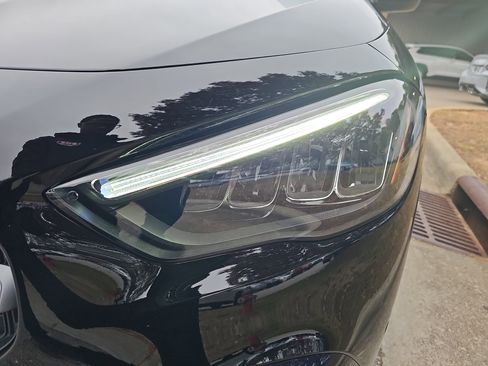 Certified 2025 Mercedes-Benz GLA 250 4MATIC image 33