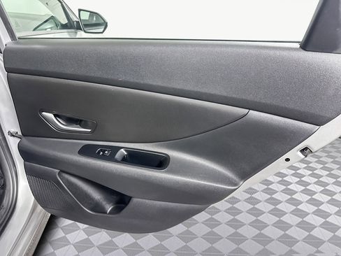 Used 2021 Hyundai Elantra SEL image 28