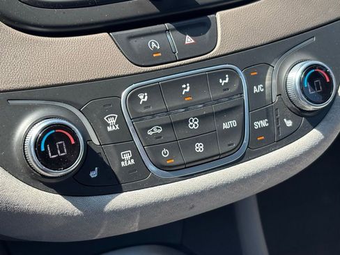 Used 2020 Chevrolet Malibu LT FWD image 26