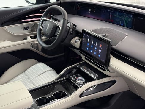 New 2026 Lincoln Nautilus Reserve image 10