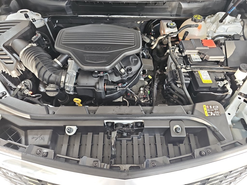 Used 2024 Cadillac XT5 Premium Luxury w/ LPO, Floor Liner Package AWD/4WD image 37
