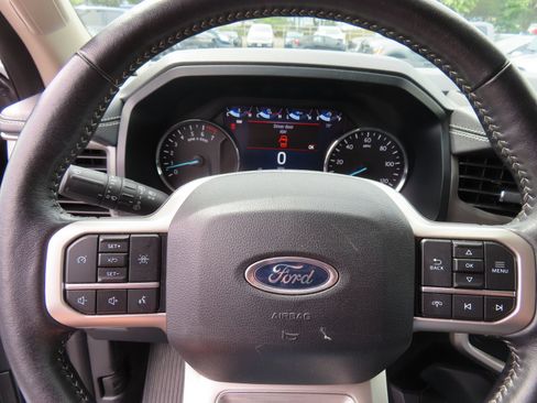 Used 2024 Ford Expedition Max XLT AWD/4WD image 16
